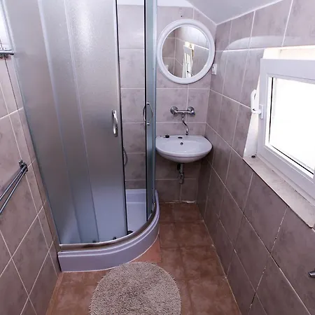 Robinson Dora * Putniković