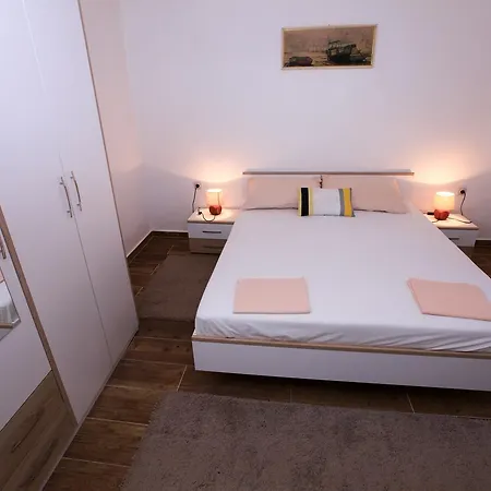 Robinson Dora Appartement Putniković