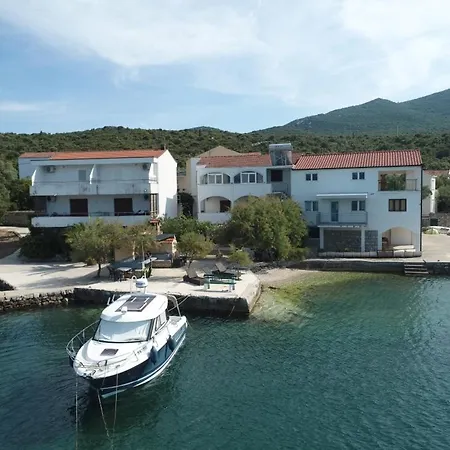 Apartment Robinson Dora Putniković
