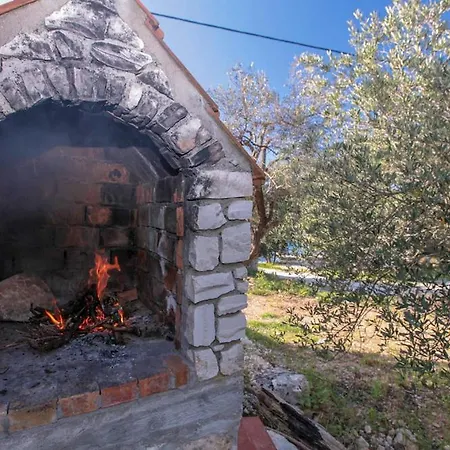 Robinson Dora Apartment *