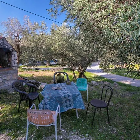 Robinson Dora Apartment Putniković