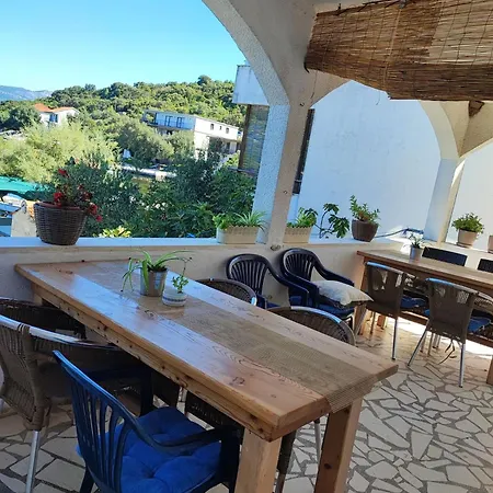 Robinson Dora Apartment Putniković