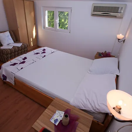 Apartment Robinson Dora Putniković