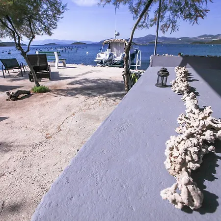 Robinson Dora アパート *