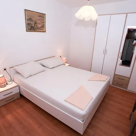 Apartment Robinson Dora *