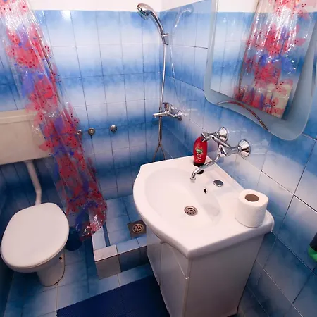 Robinson Dora アパート *