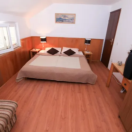 Robinson Dora Putniković