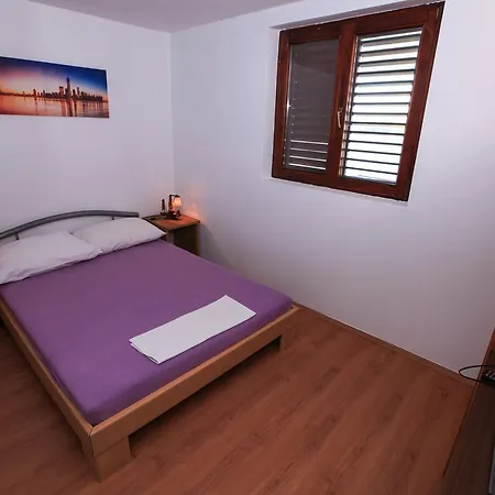 Robinson Dora Apartment