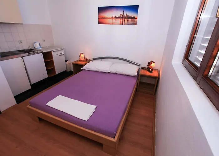 Robinson Dora Apartment