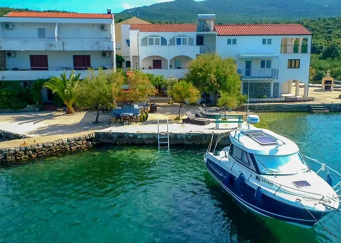 Robinson Dora Apartment